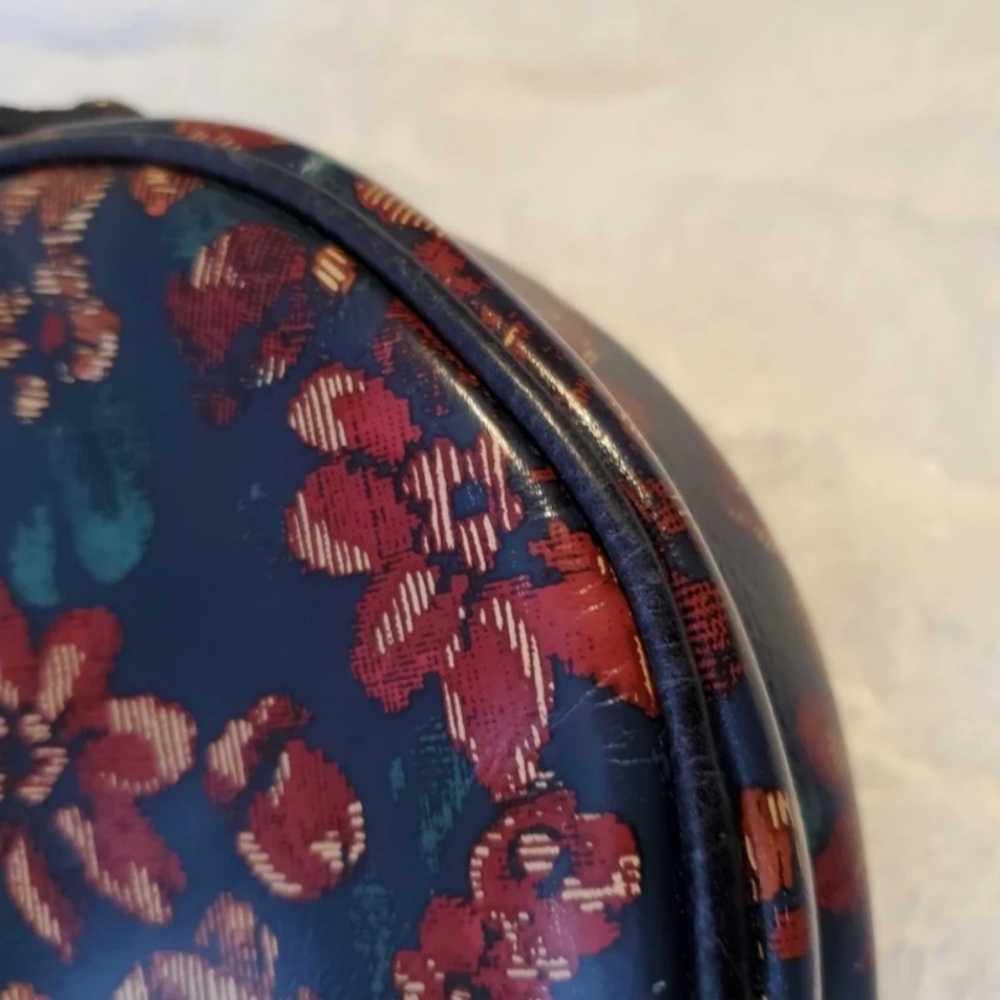 Patricia Nash Floral Round Crossbody Bag NWT - Picture 4 of 11